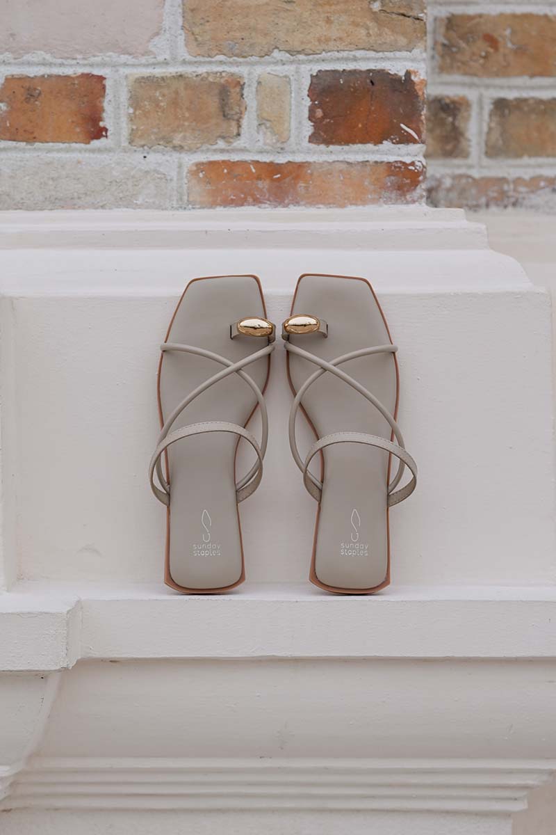Zerina Toe-ring Strappy Sliders in Light Taupe