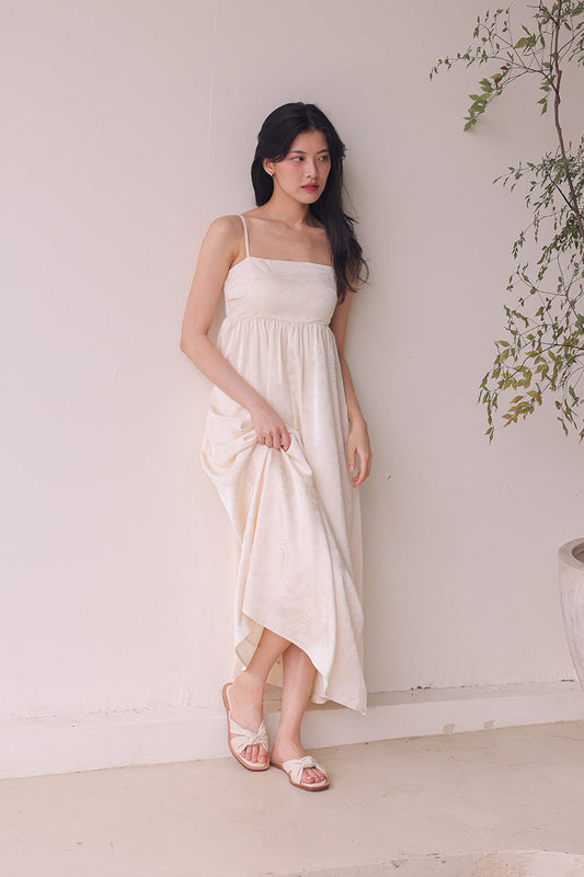 Arielle Knotted Sliders in Waterproof Linen