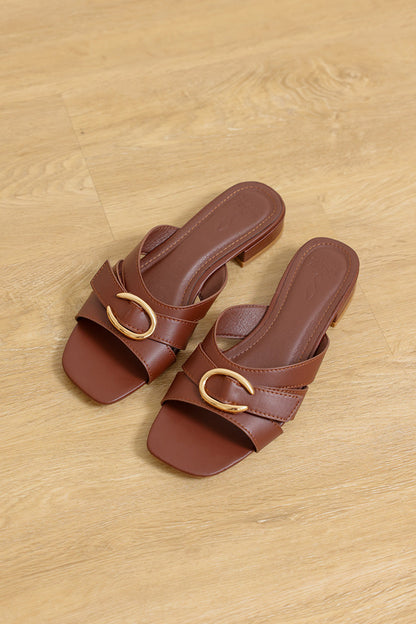 Aubryn Hardware Sliders in Mocha