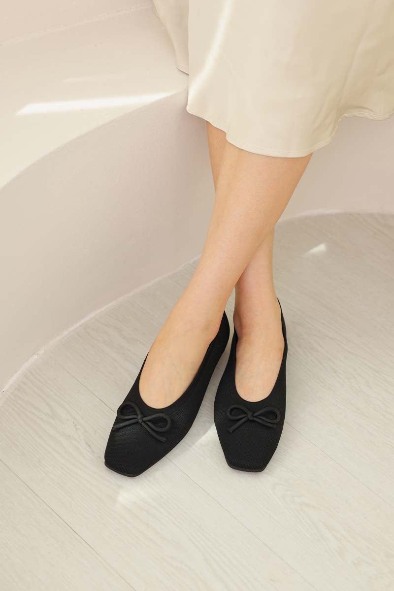 Balleta Cloud Flyknit Flats in Black