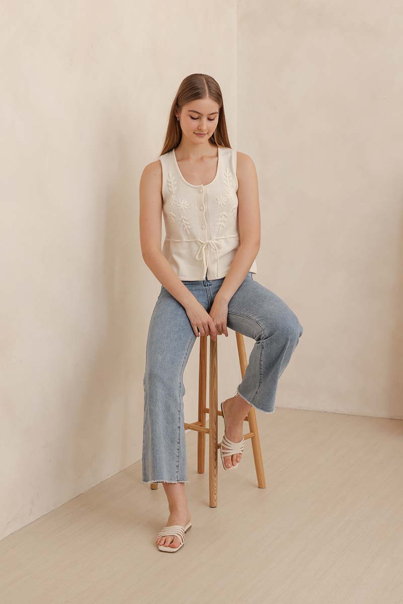 Calia Sliders in Cream