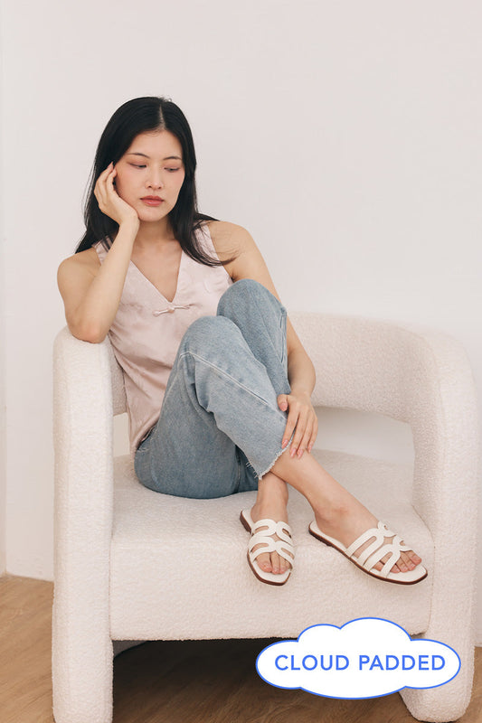 Kaela Cloud Sliders in Cream