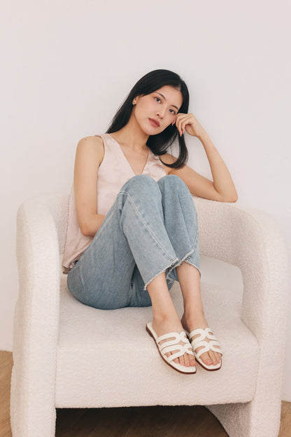 Kaela Cloud Sliders in Cream