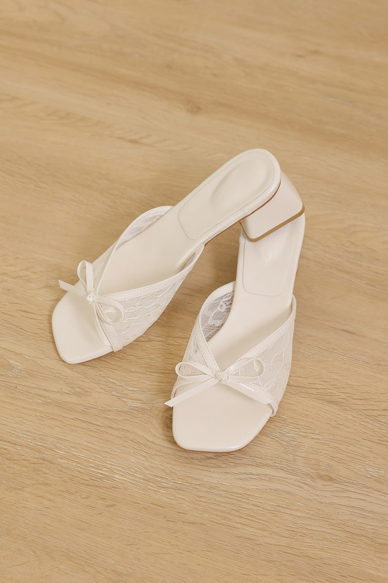 Livia Lace Block Heels in Cream Patent