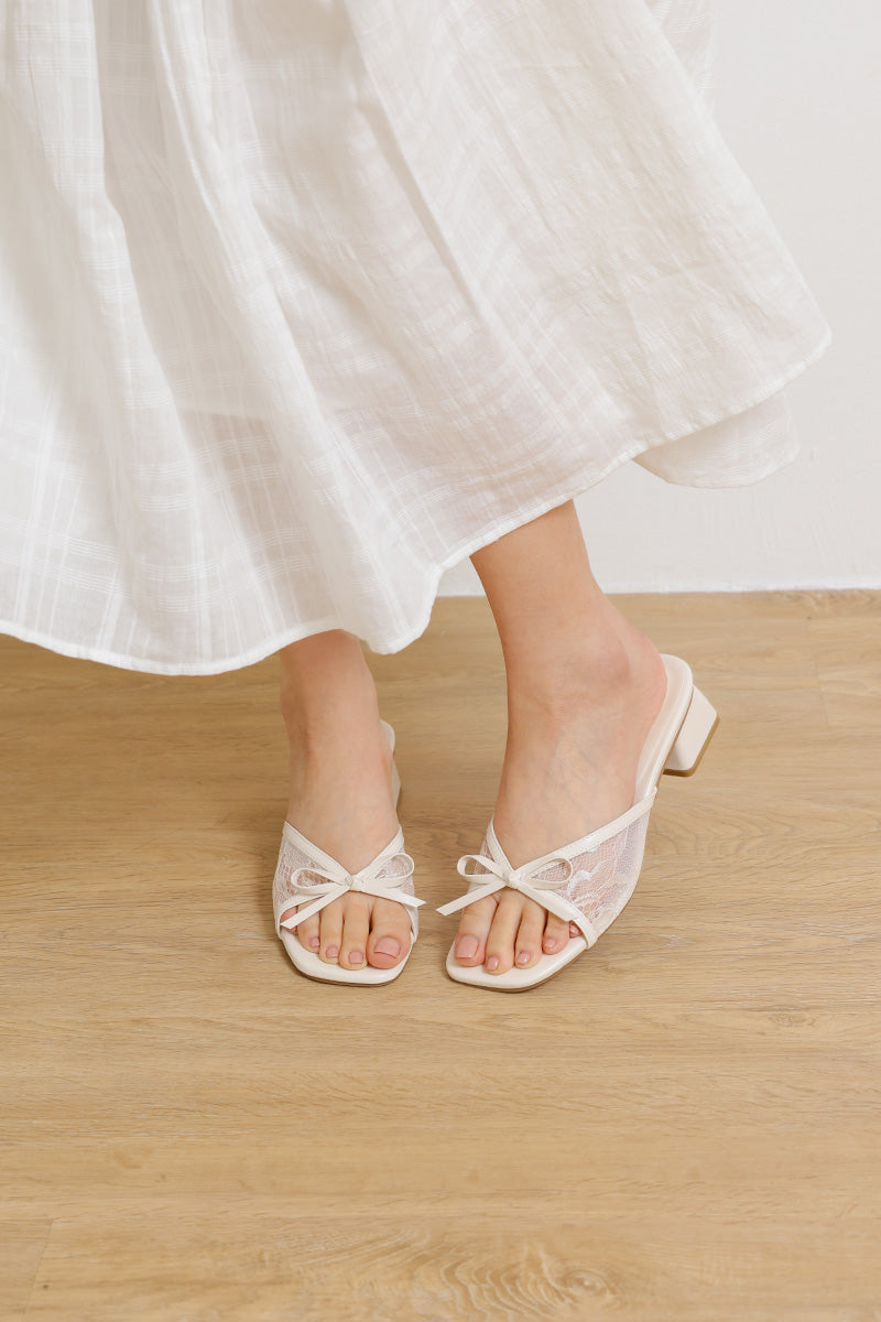 Livia Lace Block Heels in Cream Patent