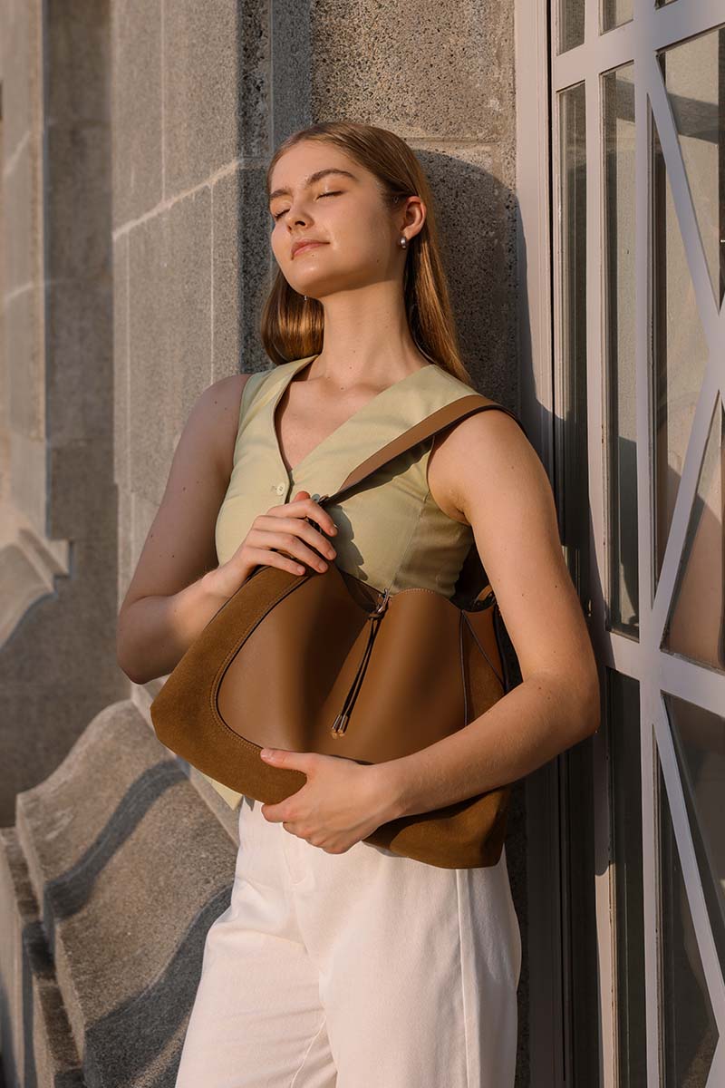 Manhattan Tote Bag in Brown