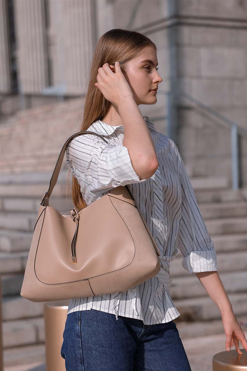 Manhattan Tote Bag in Taupe