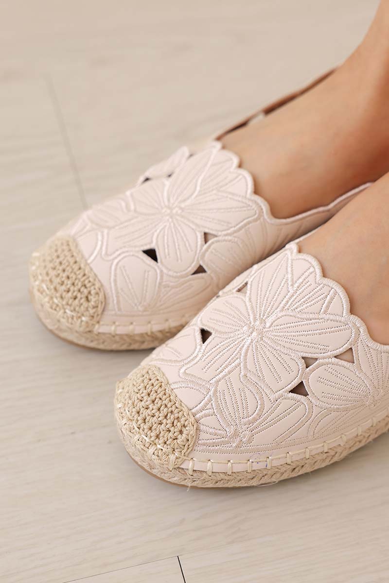 [PRE-ORDER] Maris Floral Espadrille in Ivory