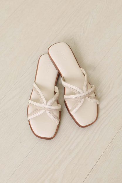 Nori Cloud Contrast Sliders in Cream/Waterproof Linen