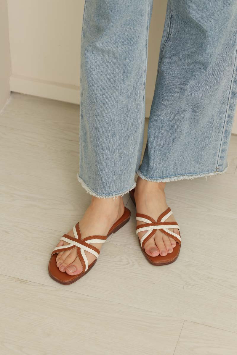 Nori Cloud Contrast Sliders in Cream/Tan