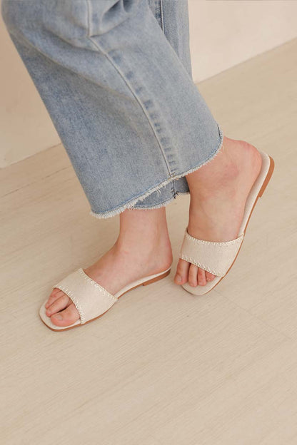 Onda Crochet Sliders in Waterproof Linen