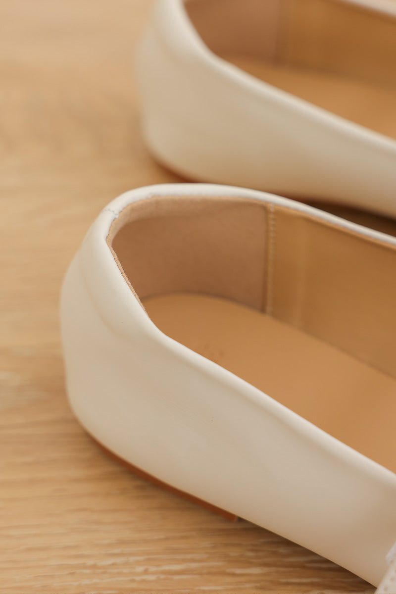 Rosavie Charmé Maryjane Flats in Cream