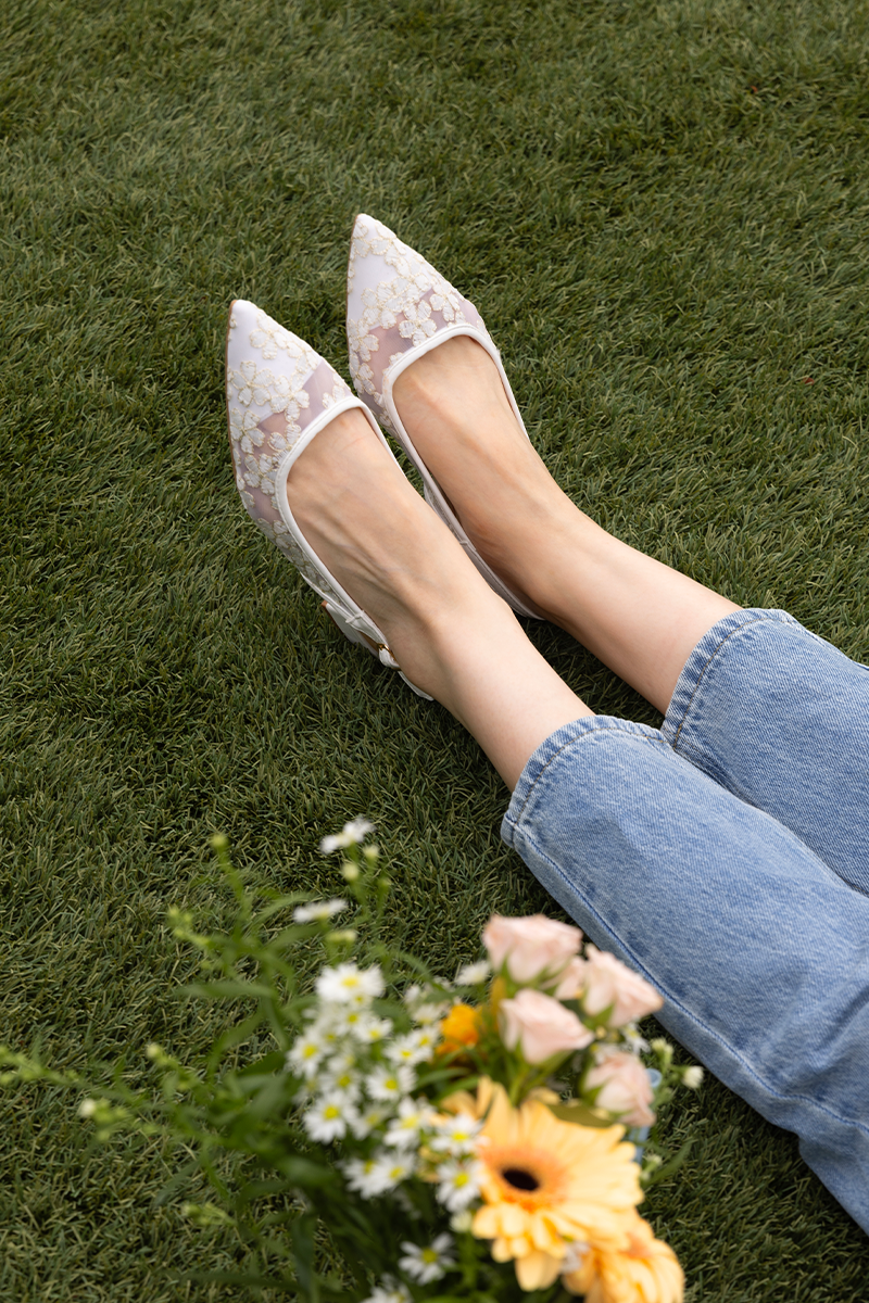 [PRE-ORDER] Ruellia Embroidered Slingback Flats in White