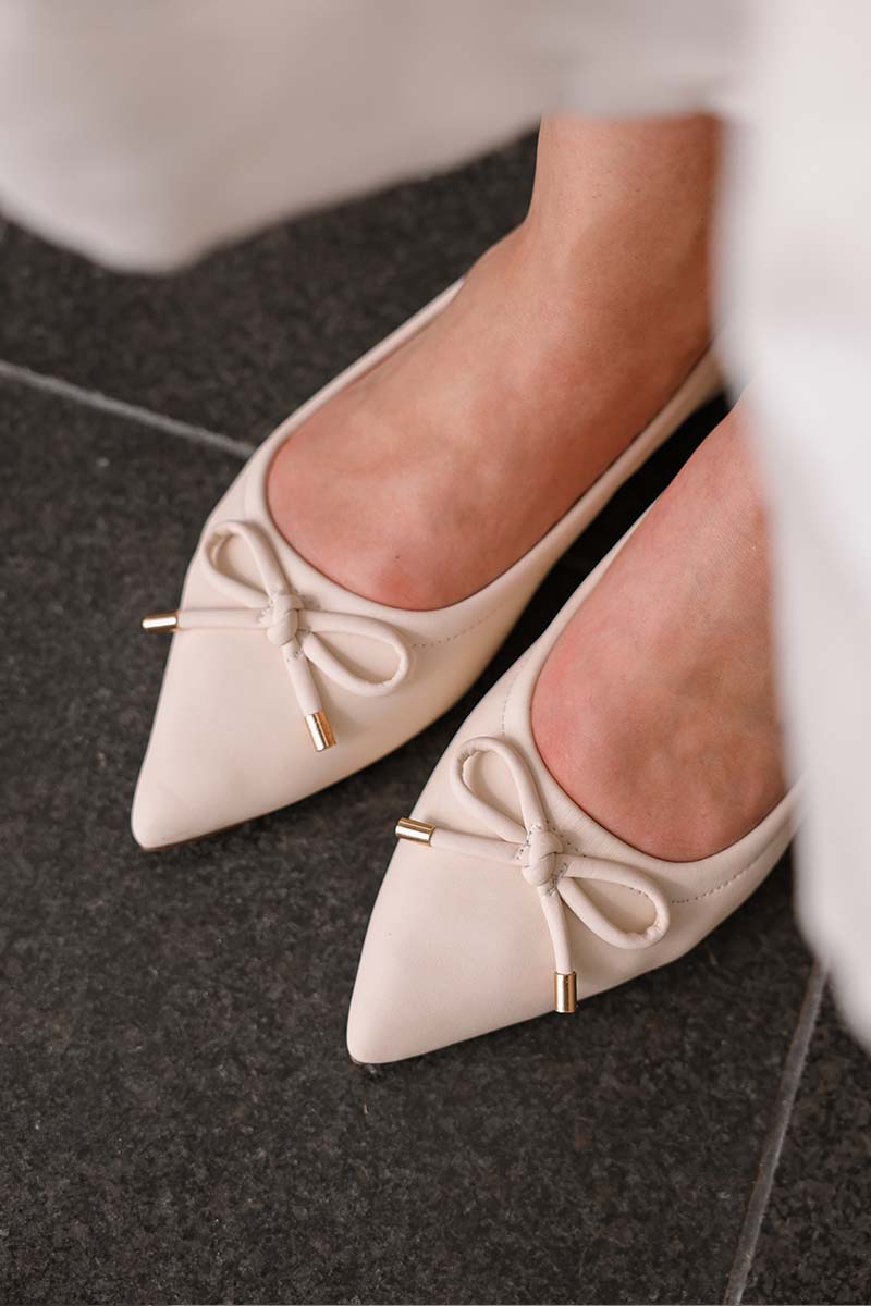 Rumi Bow Flats in Cream