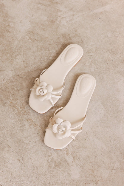 Selia Flower Strappy Sliders in Cream
