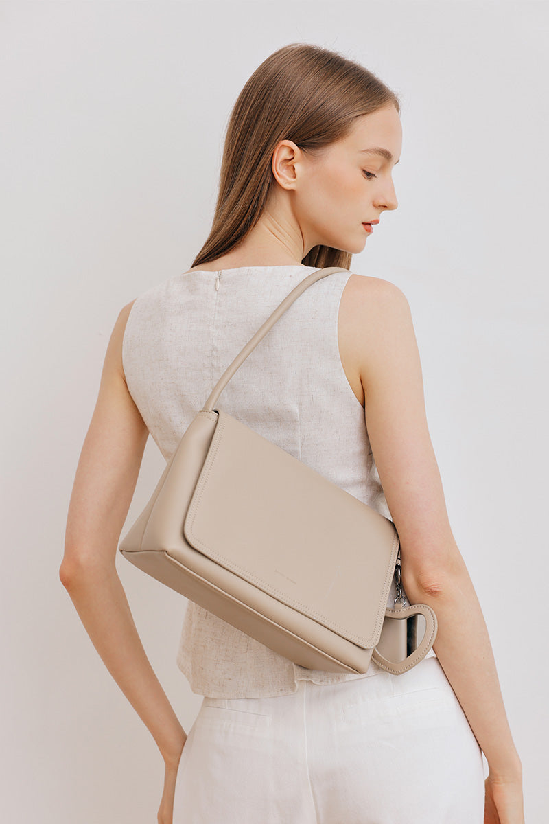 Sydney Shoulder Bag in Taupe