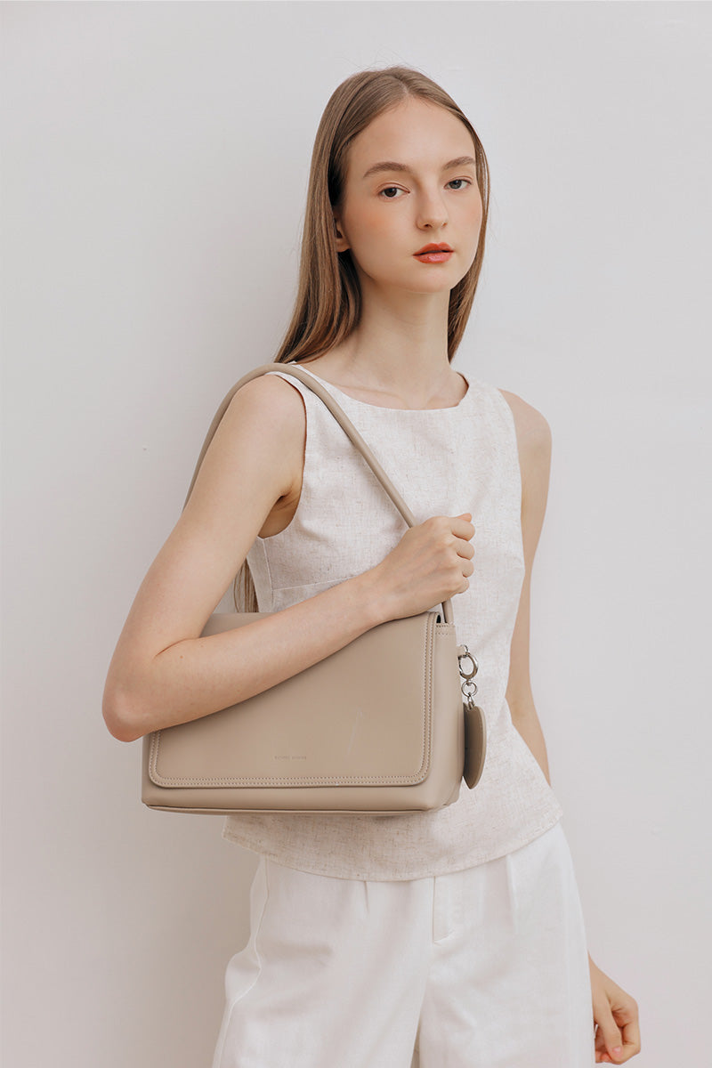 Sydney Shoulder Bag in Taupe