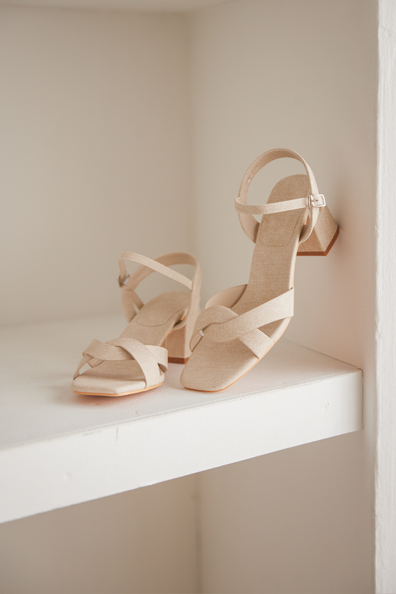 Thoren Sandal Heels in Waterproof Linen