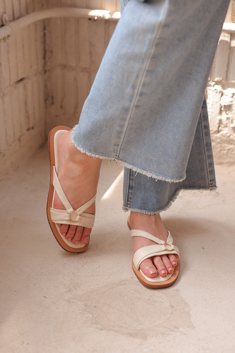 Violetta Sliders in Cream