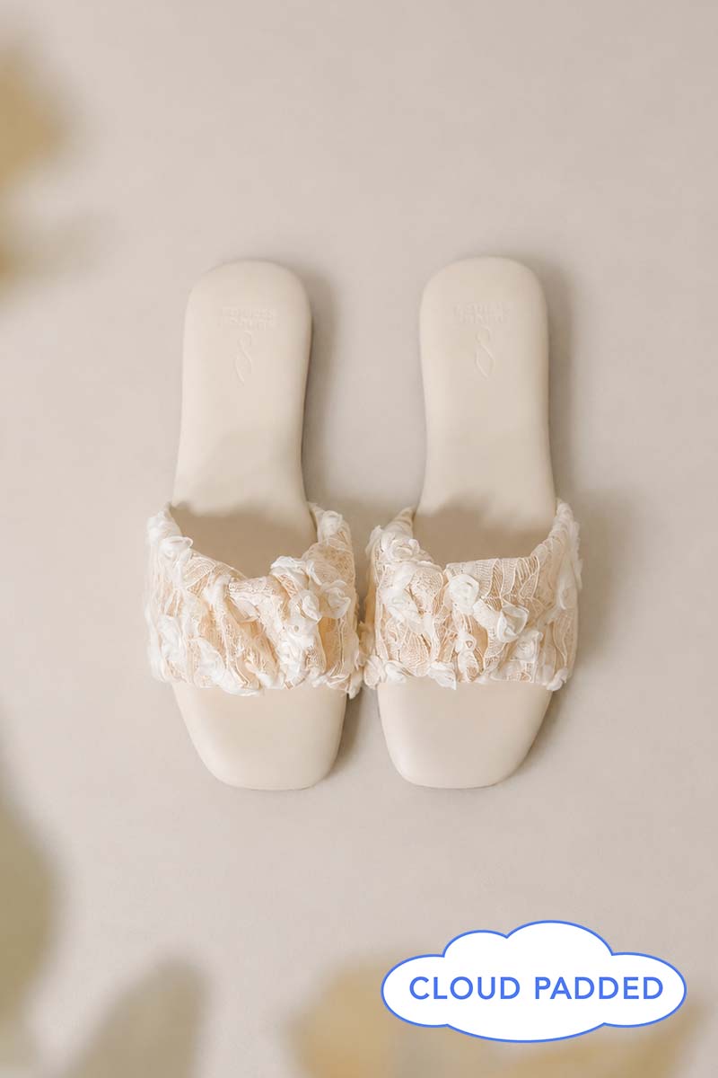 [PRE-ORDER] Willow Cloud Sliders in Cream Floral Mesh