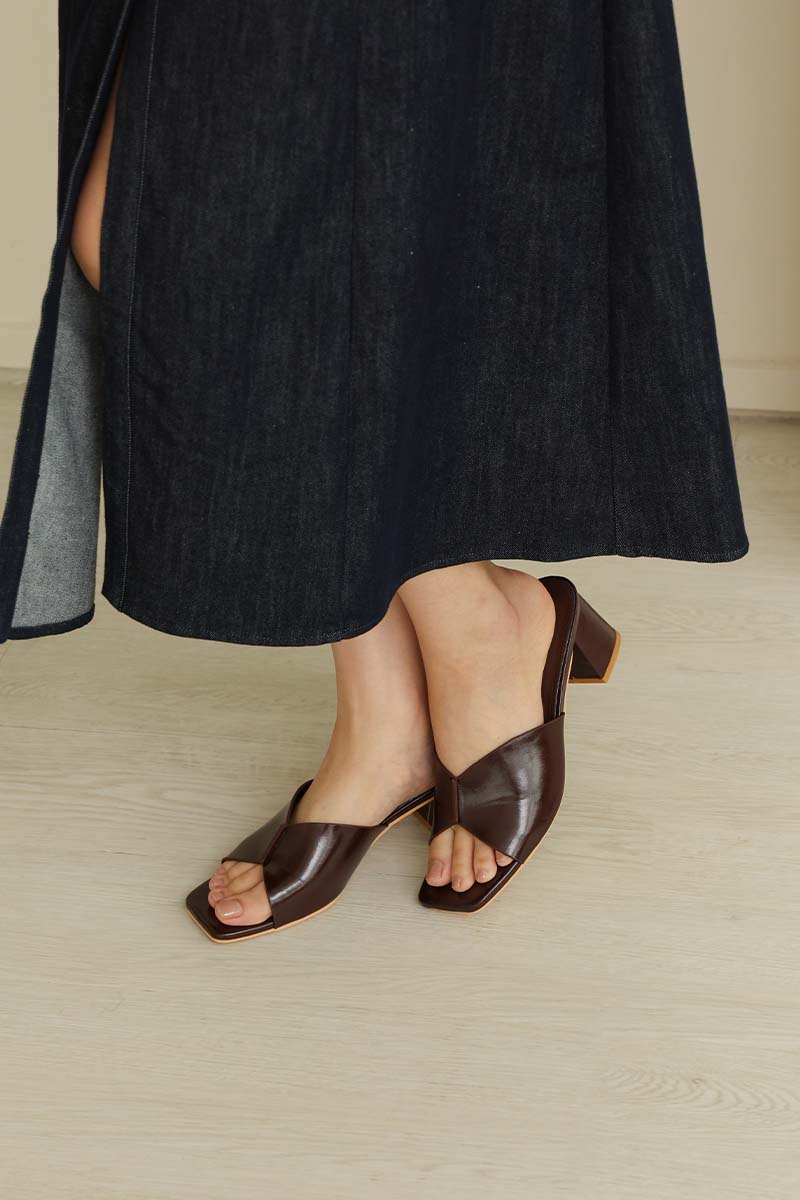 Wren Block Heels in Mahogany