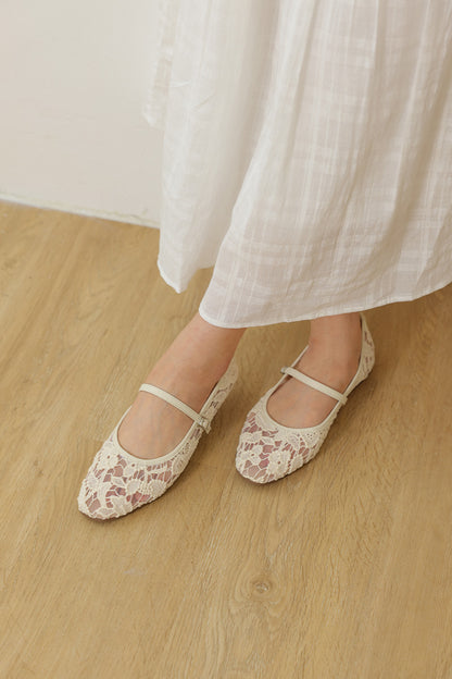 [PRE-ORDER] Zelya Maryjane Flats in Cream