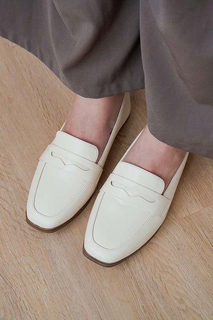 Zynelle Loafers in Cream