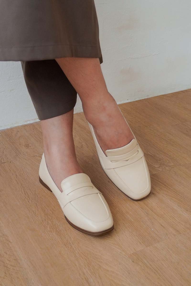 Zynelle Loafers in Cream